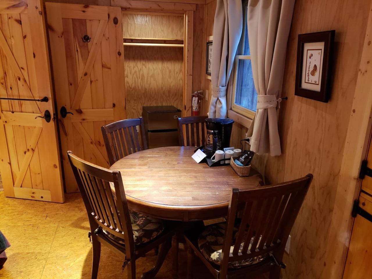 بيج سور Riverside Campground & Cabins الغرفة الصورة